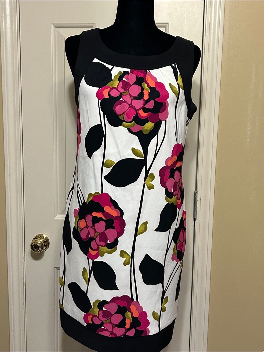 AGB Dress- Sleeveless White Floral Shift Dress with Pink Accents- size 8